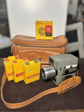 Vintage Revere Model 117-D 8mm Movie Camera w/ Case & Kodachrome Film Lot WORKS